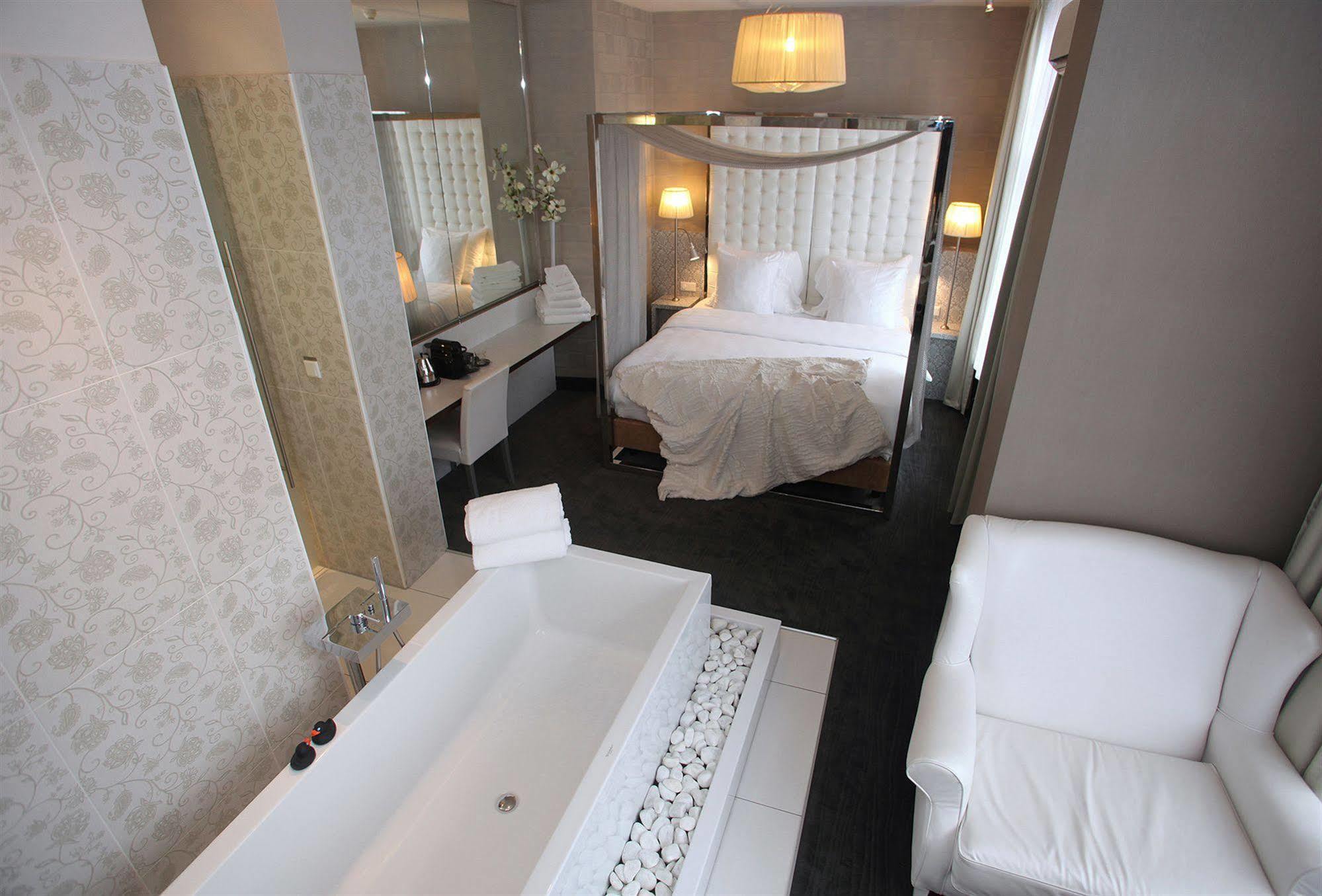 Hotel บลูเมนดาล ภายนอก รูปภาพ